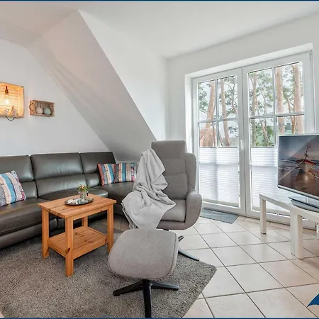 Fraeulein Loddin Whg_ Hugo Apartment *